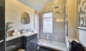 Trinity Lane, Hinckley, LE10 photo