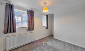 Oak Close, Burbage, LE10 photo