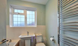 Oak Close, Burbage, LE10 photo