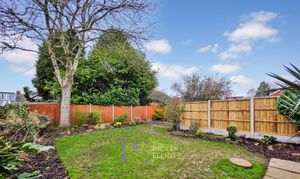 Oak Close, Burbage, LE10 photo