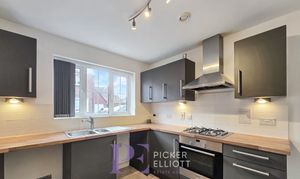 Greyhound Croft, Hinckley, LE10 photo