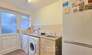 Hardy Close, Hinckley, LE10 photo