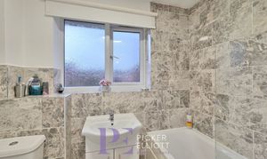 Hardy Close, Hinckley, LE10 photo