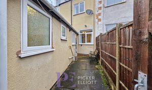 London Road, Hinckley, LE10 photo