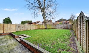 Merrifield Gardens, Burbage, LE10 photo