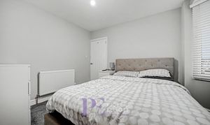 Beaumont Avenue, Hinckley, LE10 photo