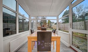 Beaumont Avenue, Hinckley, LE10 photo