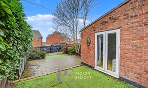 Clifton Way, Hinckley, LE10 photo