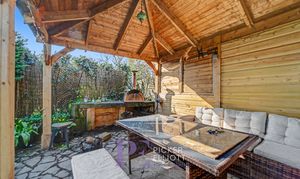 Kirfield Drive, Hinckley, LE10 photo