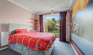 Kirfield Drive, Hinckley, LE10 photo