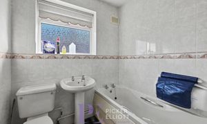 Welbeck Avenue, Burbage, LE10 photo