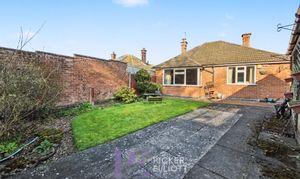 Welbeck Avenue, Burbage, LE10 photo