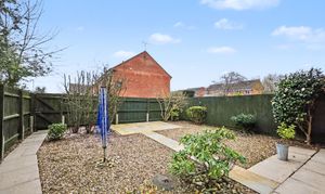 Colts Close, Burbage, LE10 photo