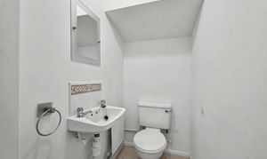 Colts Close, Burbage, LE10 photo