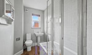 Glen Bank, Hinckley, LE10 photo