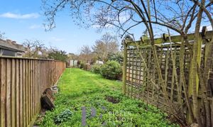 Glen Bank, Hinckley, LE10 photo