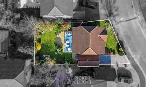 Cumberland Way, Barwell, LE9 photo