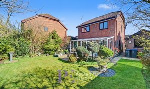 Cumberland Way, Barwell, LE9 photo