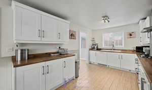 Green Close, Burbage, LE10 photo