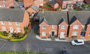 Green Close, Burbage, LE10 photo