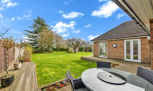 Hinckley Road, Dadlington, CV13 photo