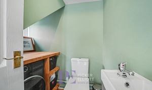 Carpenters Close, Burbage, LE10 photo