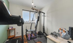 Carpenters Close, Burbage, LE10 photo