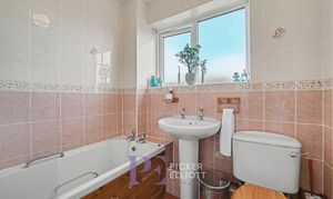 Carpenters Close, Burbage, LE10 photo