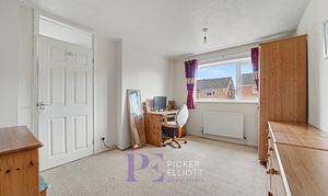 Carpenters Close, Burbage, LE10 photo