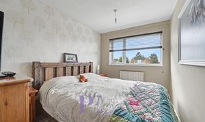 Carpenters Close, Burbage, LE10 photo