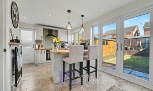 Carpenters Close, Burbage, LE10 photo