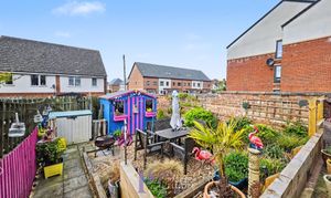 Willowbank Road, Hinckley, LE10 photo