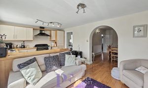 Merevale Avenue, Hinckley, LE10 photo