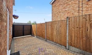 Almond Way, Earl Shilton, LE9 photo