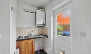 Pickering Place, Burbage, LE10 photo