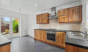 Pickering Place, Burbage, LE10 photo