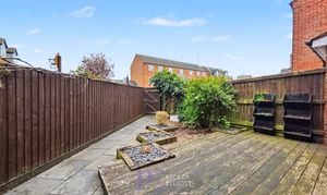 Pickering Place, Burbage, LE10 photo