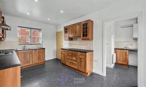 Pickering Place, Burbage, LE10 photo