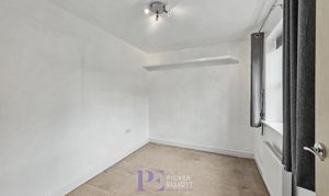 Pickering Place, Burbage, LE10 photo