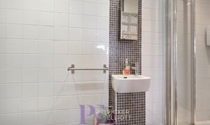 Glenbarr Drive, Hinckley, LE10 photo