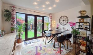 Glenbarr Drive, Hinckley, LE10 photo