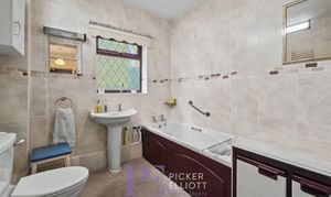 Denis Road, Burbage, LE10 photo