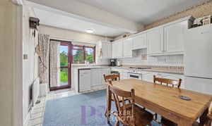 Denis Road, Burbage, LE10 photo