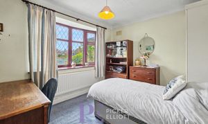 Denis Road, Burbage, LE10 photo