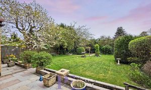 Denis Road, Burbage, LE10 photo