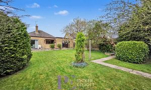 Denis Road, Burbage, LE10 photo