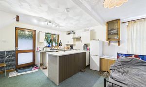 Lounge / Kitchen
