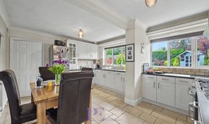 Salisbury Road, Burbage, LE10 photo