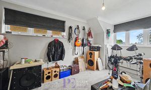 Salisbury Road, Burbage, LE10 photo