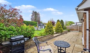 Salisbury Road, Burbage, LE10 photo